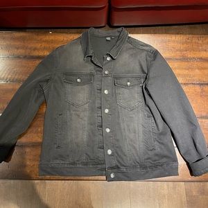 Black Jeans coat from Simons (icone)